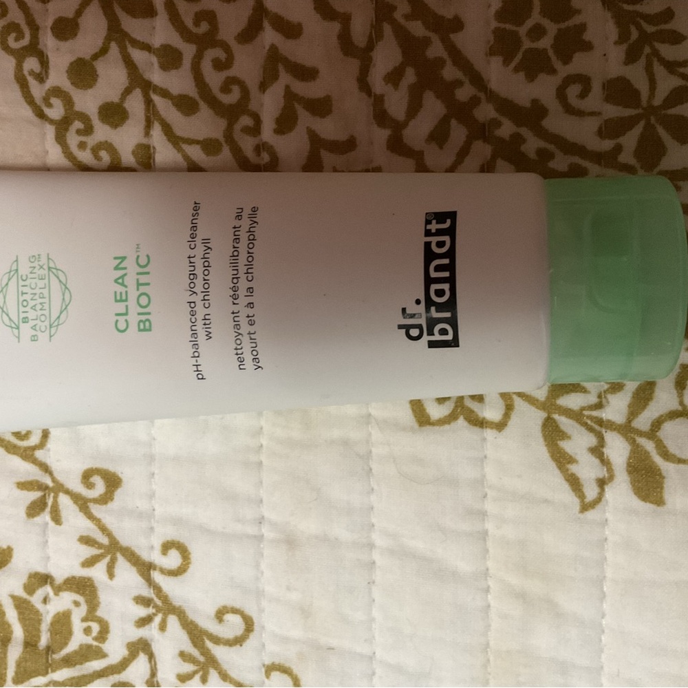 Dr Teal's Pink Himalayan Foaming Bath and other assorted hygiene items. - Picture 7 of 10